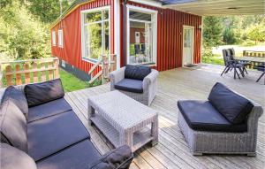 Awesome Home In Åsljunga With Kitchen