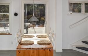 Gorgeous Home In Borrby With Wifi