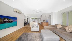 Ettalong Beach - Poolside Luxury
