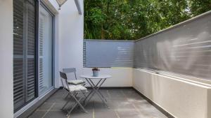 Ettalong Beach - Poolside Luxury