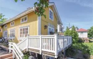 2 Bedroom Stunning Home In Sommen - Ödeshög