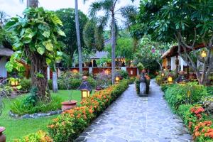 Rayyana 1 BR Quirky Garden Room Double JU49