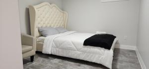 Entire 2 Bedroom Apartment in Kitchener