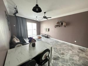 B 13a-7 De MARINA VIEW VILLAS