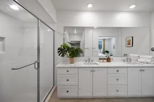 Angel Stadium -Disney -Anaheim Convention Center - 普拉森