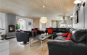 Awesome Home In Løgstør With Sauna