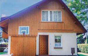 Stunning Home In Rowy With Kitchen