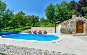 Beautiful Home In Varazdin Breg