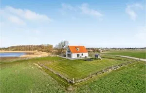 Stunning Home In Lundby With Kitchen - Køng