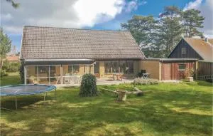 4 Bedroom Amazing Home In Falsterbo - Trelleborg