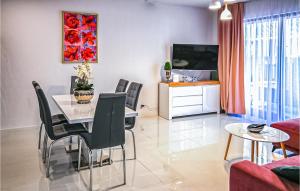 1 Bedroom Lovely Apartment In Lukecin