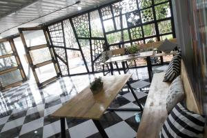 QBix Hotel