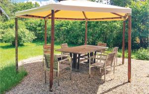 4 Bedroom Gorgeous Home In Lindesberg