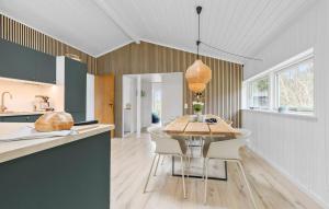 Amazing Home In Ebeltoft With Wifi