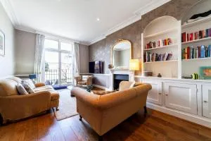 Spacious 3BR 2BH Apt with Garden in West Putney - Fulham