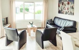 Awesome Home In Heinkenszand With Wifi