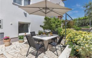 2 Bedroom Cozy Apartment In Pula