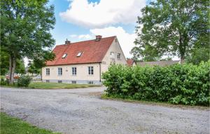 Awesome Home In Tomelilla With Wifi