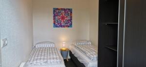 Breskens Chalet TIMEOUT Breskens mit Zaun Hausnr B26