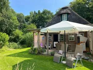 Kleines Reethaus Johannsen - mit geschmackvoller Einrichtung und tollem Garten - Hünning