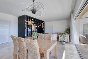 Villas Superbe villa au calme avec vue : photos des chambres