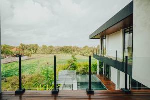 Villa Midori - Luxury Spacious Haven Rooftop and Pool Paradise