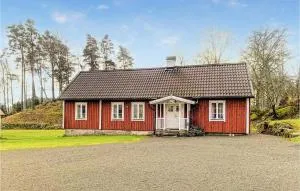2 Bedroom Nice Home In Lönsboda - Ryd