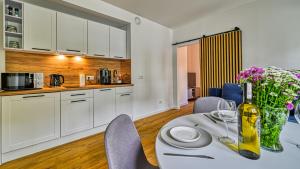 Apartament B23 Green Resort z Basenem, Sauną, Jacuzzi, Siłownią - 5D Apartments