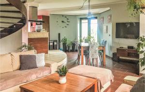 4 Bedroom Nice Home In Semlin