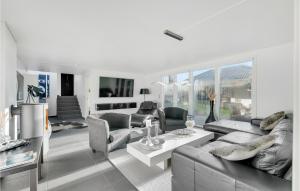 3 Bedroom Stunning Home In Broager