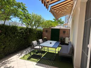 Doris Beach apartment D06