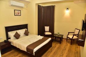 SAK Royal Residency 2 kms from Mysore Palace