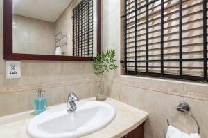 Spacious 1 Bedroom Flat Church St Stellenbosch