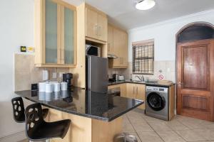 Spacious 1 Bedroom Flat Church St Stellenbosch
