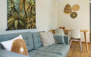 2 Bedroom Nice Home In Heinkenszand