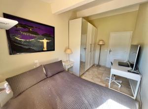 B&B / Chambres d'hotes Villa La Source 83 - Room Close to St Tropez : Chambre Familiale - Vue sur Jardin