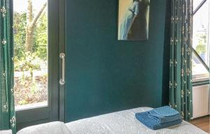 Beautiful Home In Lauwerzijl With Wifi