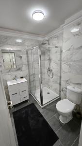Luxury 2 bed apartment by Albert