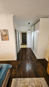 Luxury 2 bed apartment by Albert