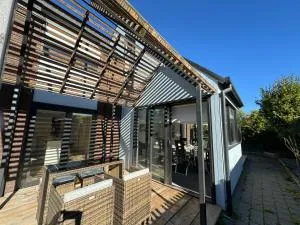 Airport Retreat 4BR 8 Guests - Avonhead