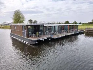 Svencele Boats namas-laivas su sauna reikalingos laivavedžio teisės - Mingė