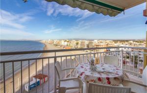 2 Bedroom Cozy Apartment In Santa Pola