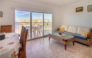 2 Bedroom Cozy Apartment In Santa Pola