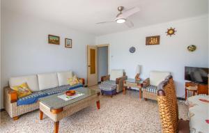 2 Bedroom Cozy Apartment In Santa Pola