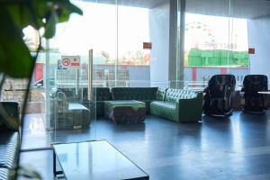 Căn Hộ 3 Phòng Ngủ (Three-Bedroom Apartment)