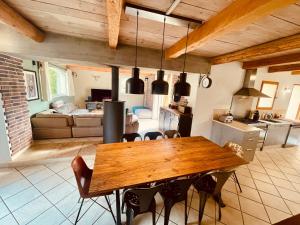 Superbe Villa avec piscine , 3 chambres et dépendance