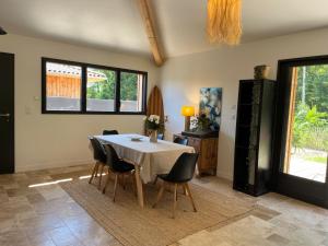 Maisons de vacances Maison en bois Lacanau centre : photos des chambres