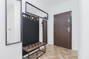 Podgórze Golden Oriole Apartment Cracow by Renters Prestige