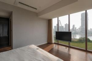 CR Concept Serviced Apartment - The Metropole Thủ Thiêm
