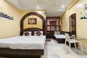 Hotel Spot Inn Paharganj Near New Delhi Railway Station